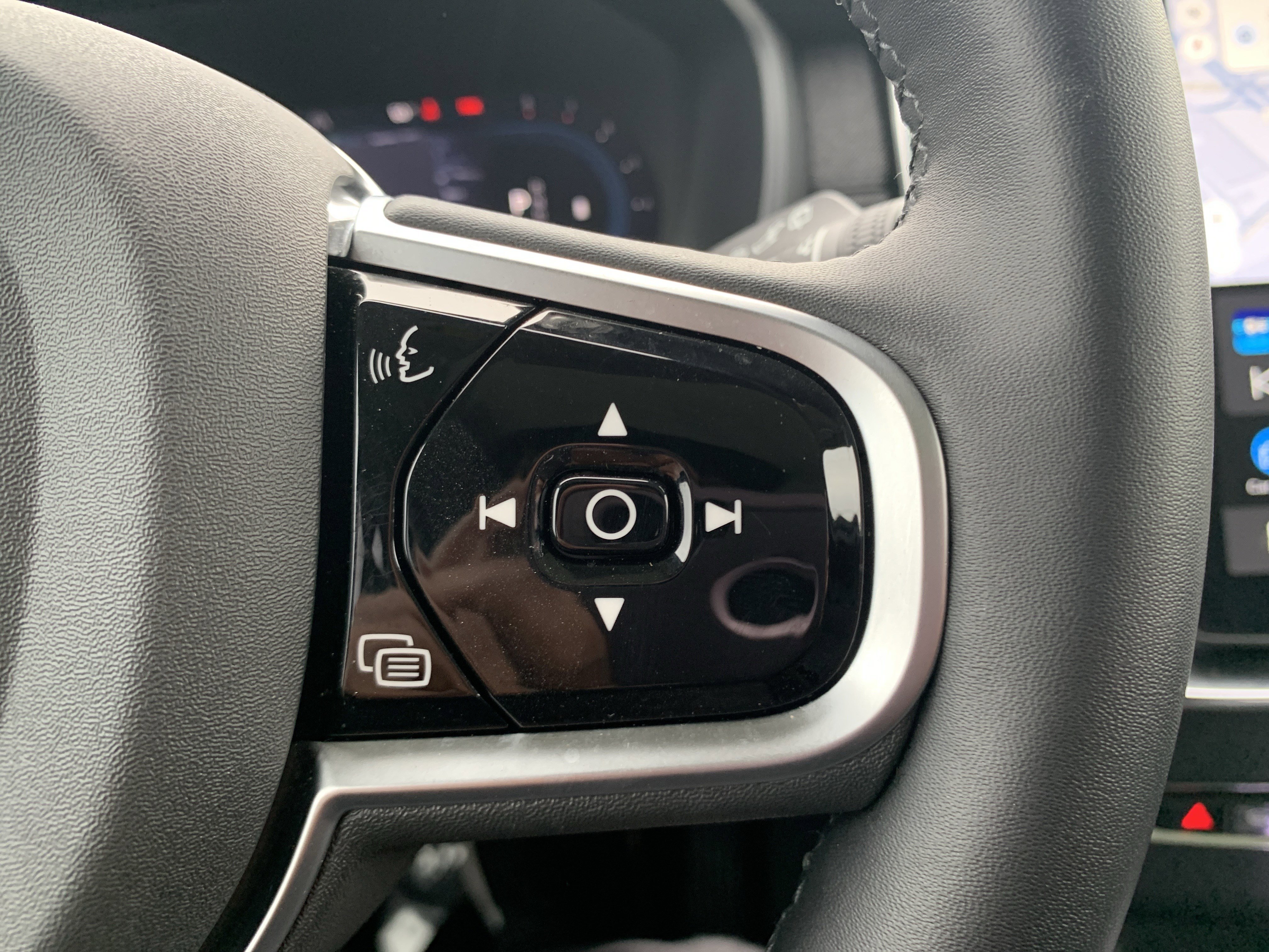 Used 2025 Volvo XC90 B6 Plus image 20