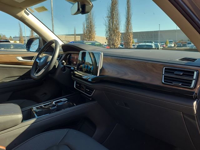 Used 2025 Volkswagen Atlas SE image 22