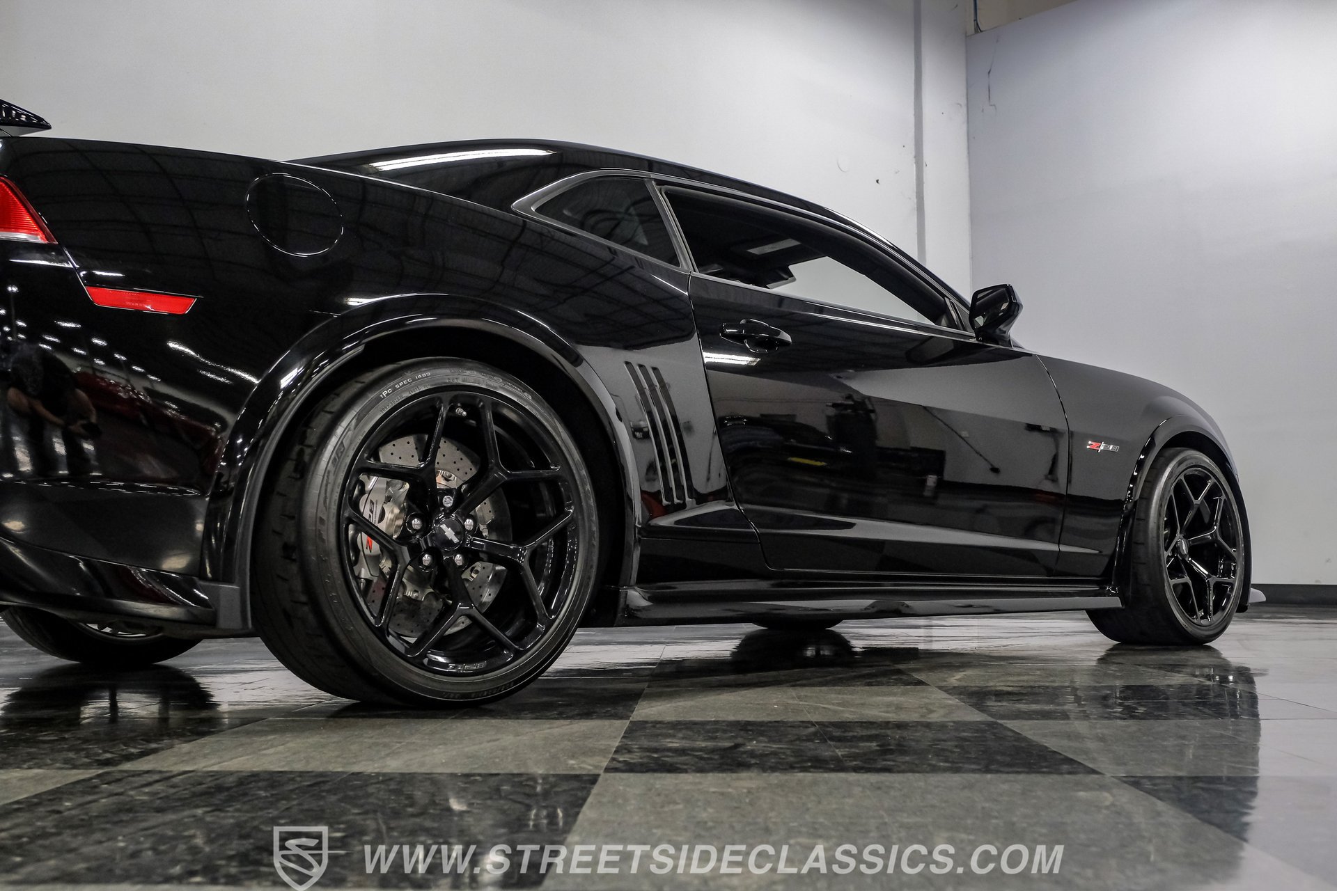 Used 2015 Chevrolet Camaro Z/28 RWD image 28