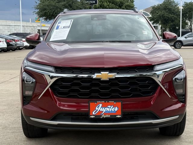 Used 2025 Chevrolet Trax LT FWD image 9