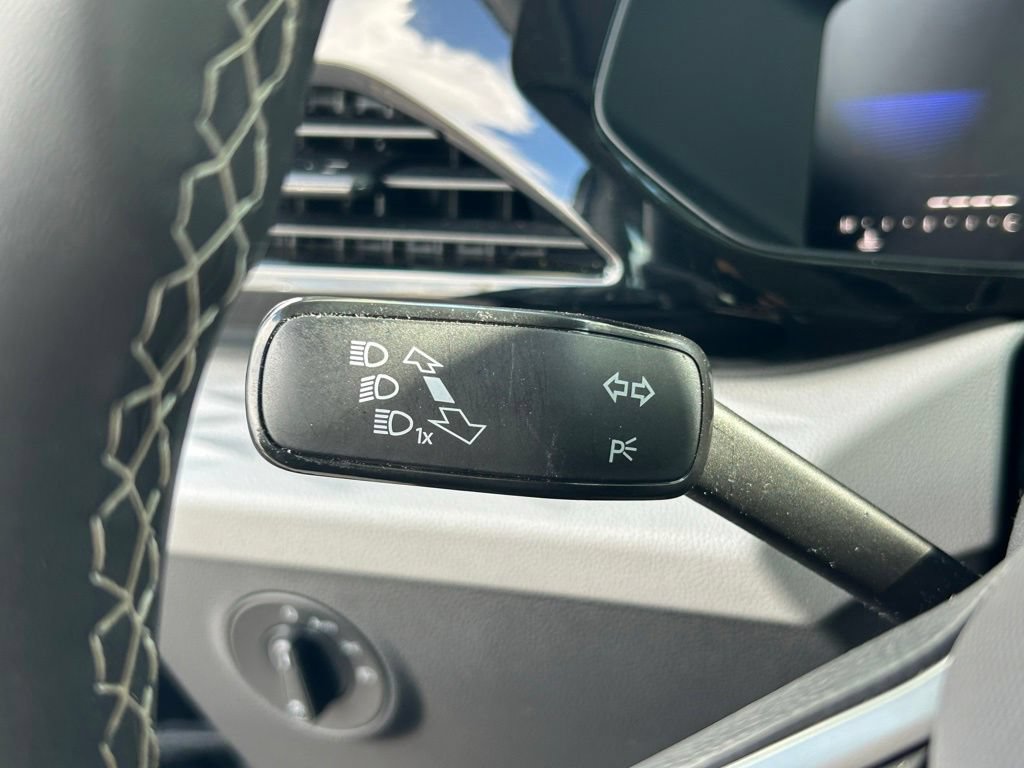 Certified 2023 Volkswagen Taos S FWD image 26