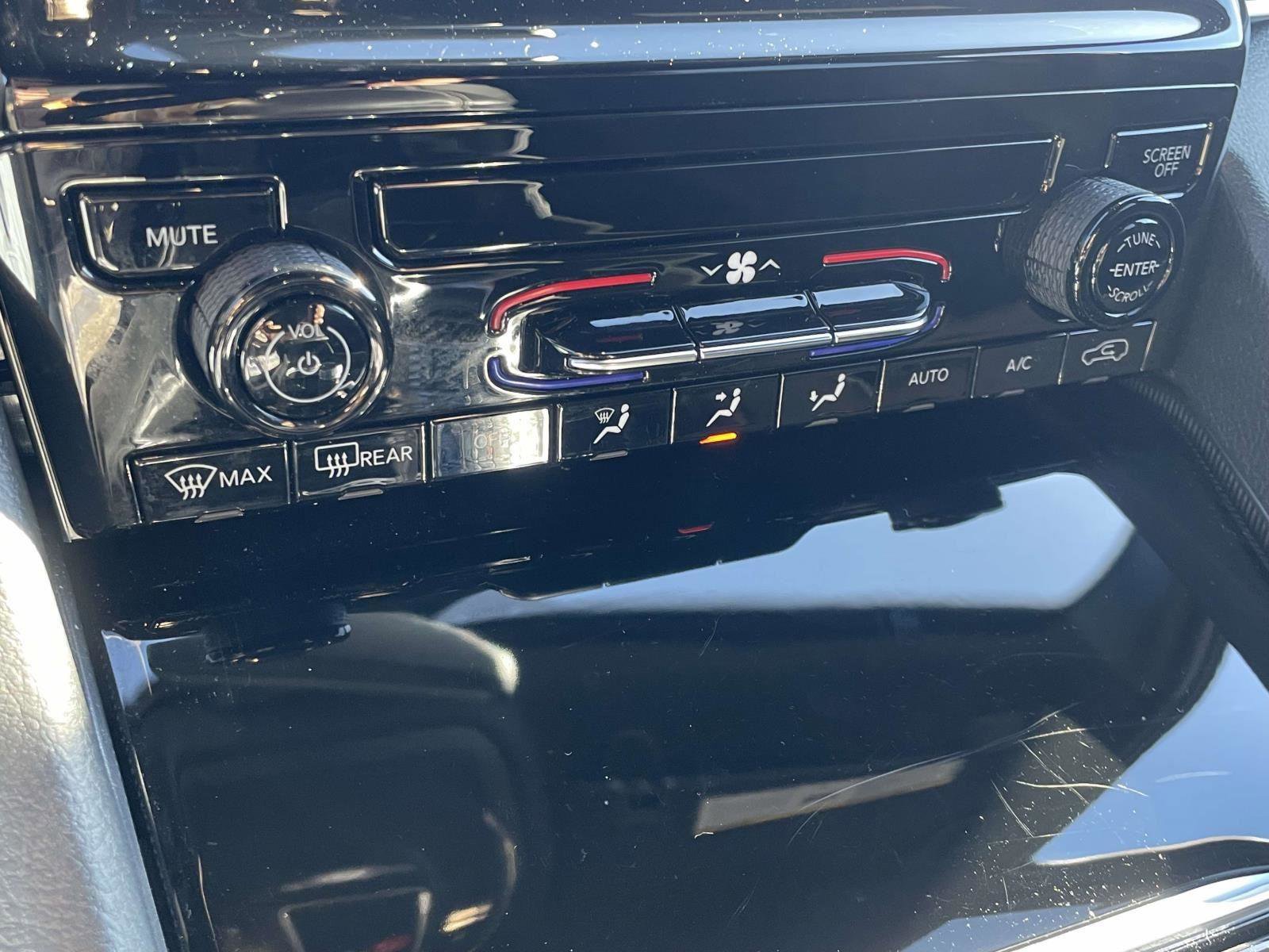 Used 2024 Jeep Grand Cherokee Laredo w/ MOPAR Finishing Package image 5