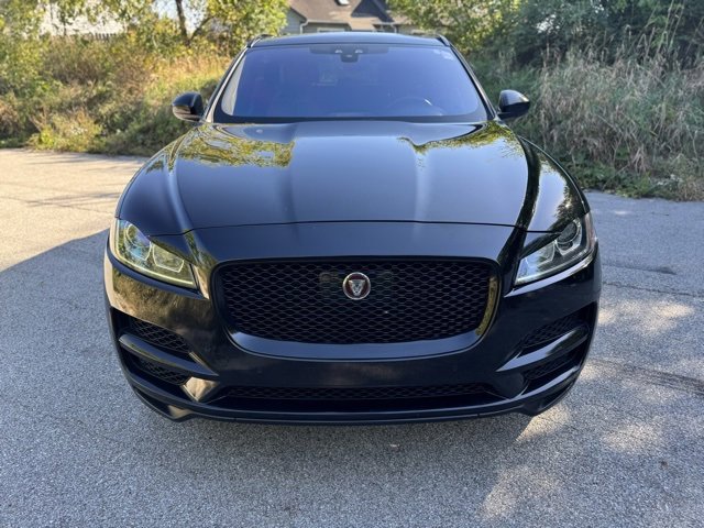 Used 2019 Jaguar F-PACE Premium image 3