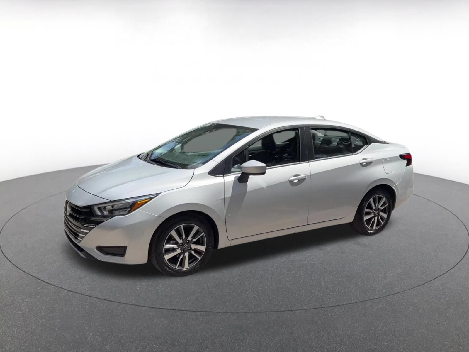 Used 2025 Nissan Versa SV FWD image 7