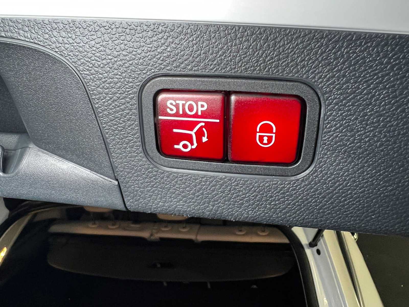 Used 2022 Mercedes-Benz GLC 300 4MATIC image 17