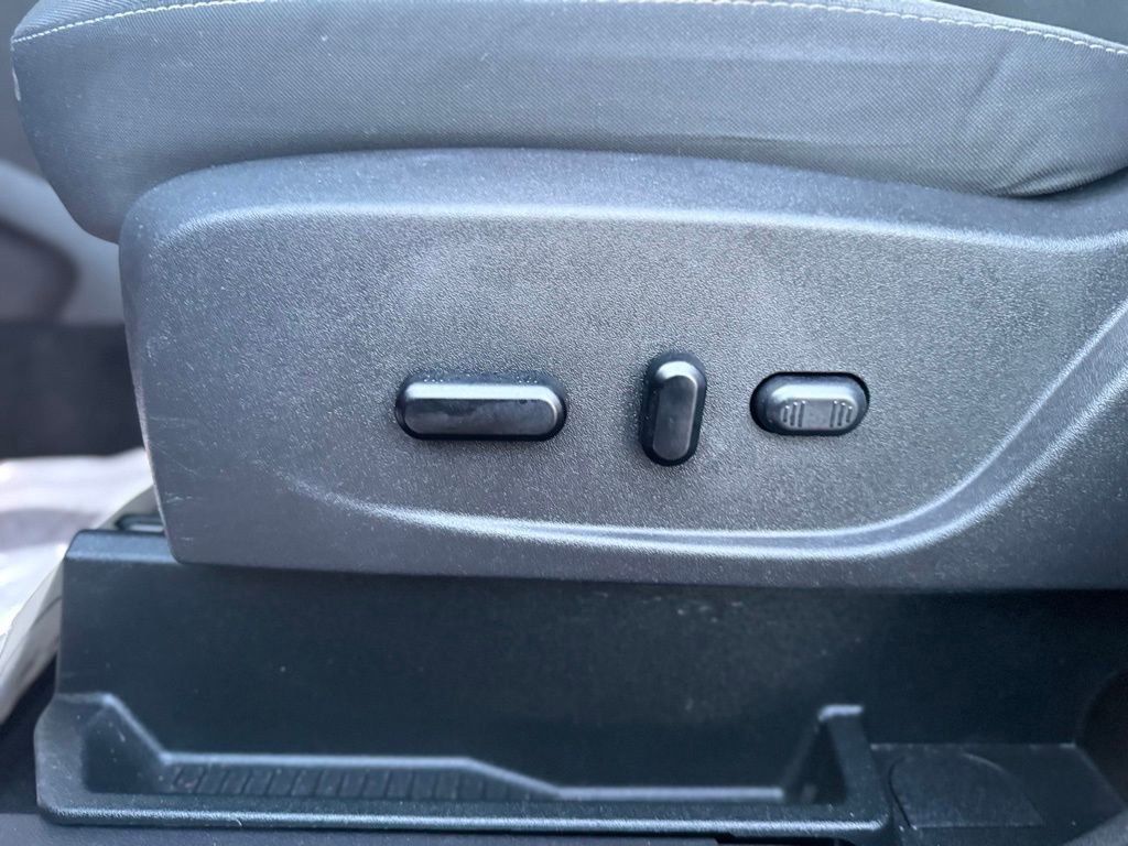 Used 2019 Ford Escape SE image 18