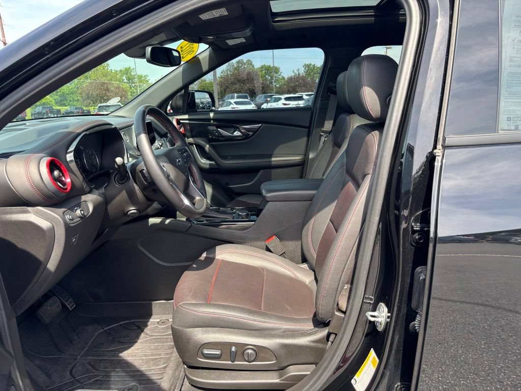 Used 2022 Chevrolet Blazer RS w/ Enhanced Convenience Package FWD image 16