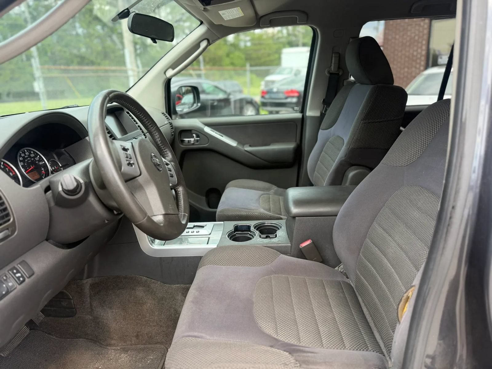 Used 2010 Nissan Pathfinder SE AWD/4WD image 16