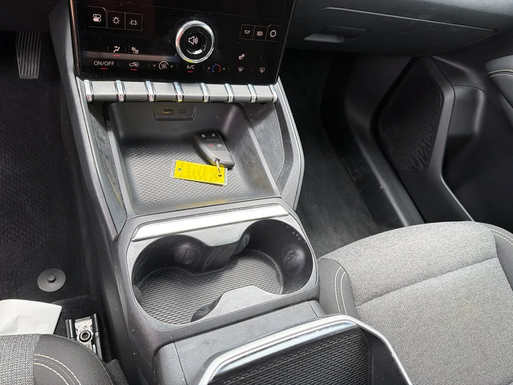 Used 2026 GMC Terrain Elevation w/ Black Edition FWD image 33