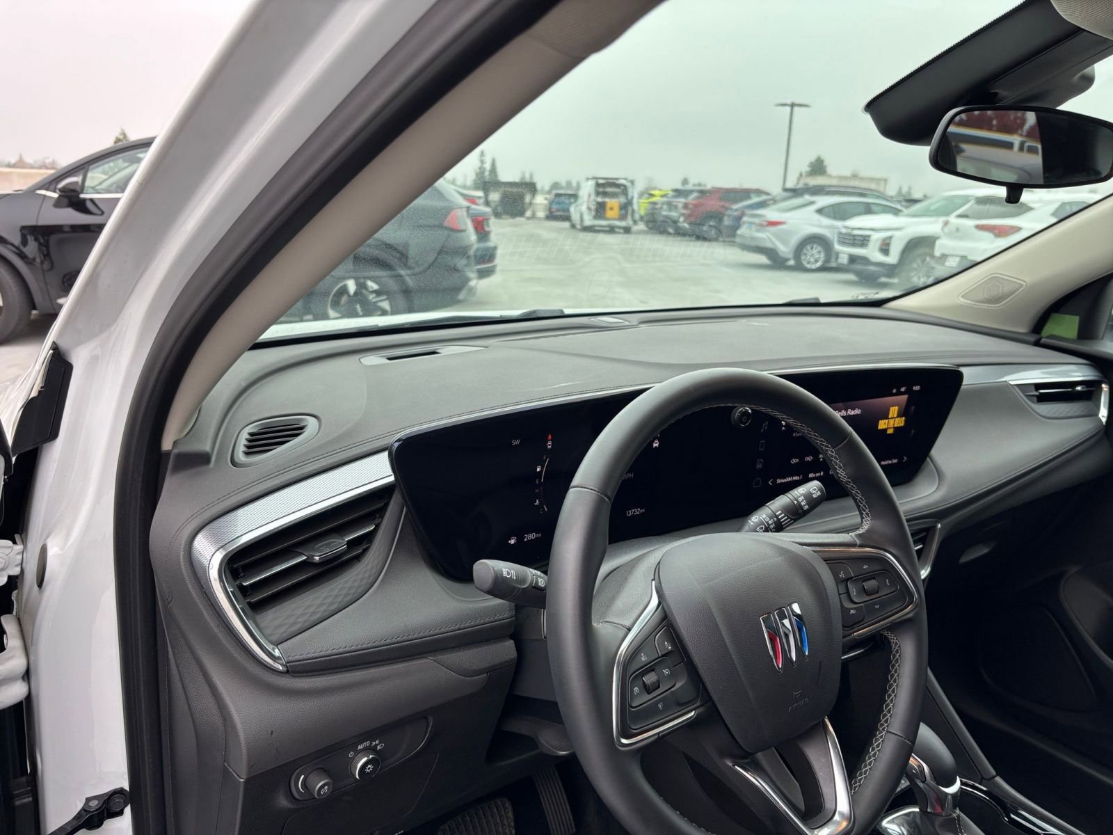 Used 2025 Buick Encore GX Preferred image 32