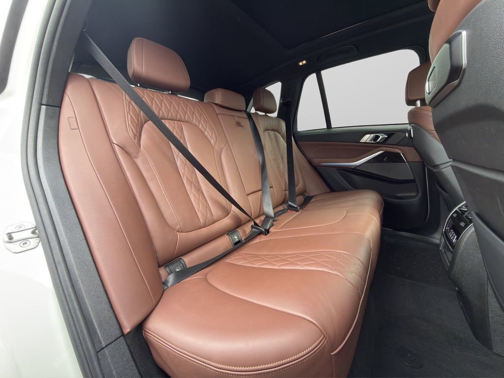 Used 2025 BMW X5 xDrive50e image 22