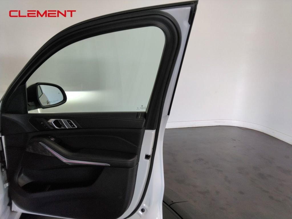 Used 2023 BMW X7 xDrive40i image 42