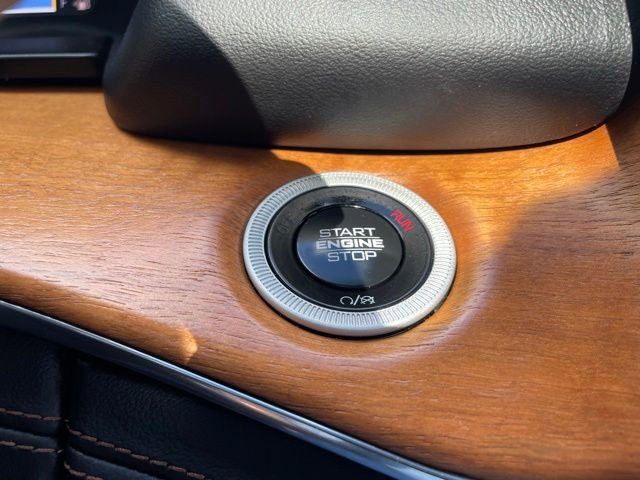 Used 2024 Jeep Grand Cherokee L Summit AWD/4WD image 17