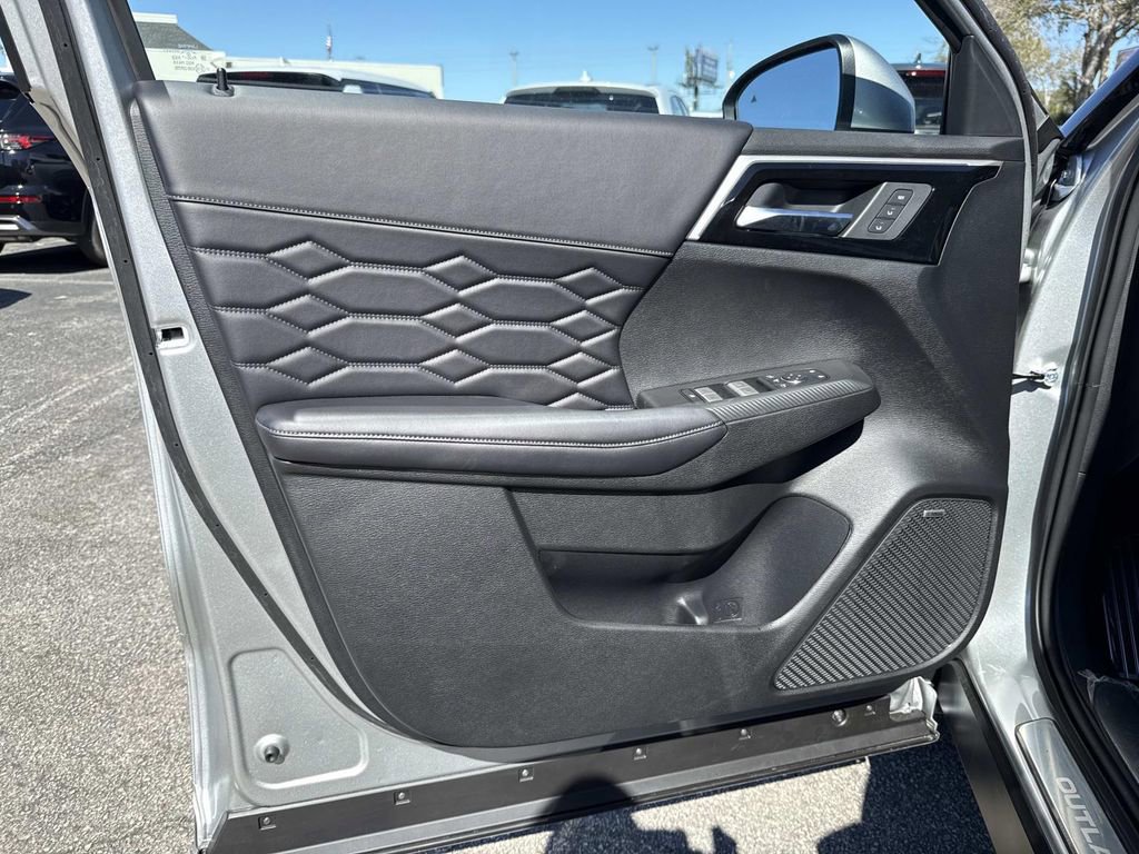 New 2026 Mitsubishi Outlander SEL image 22