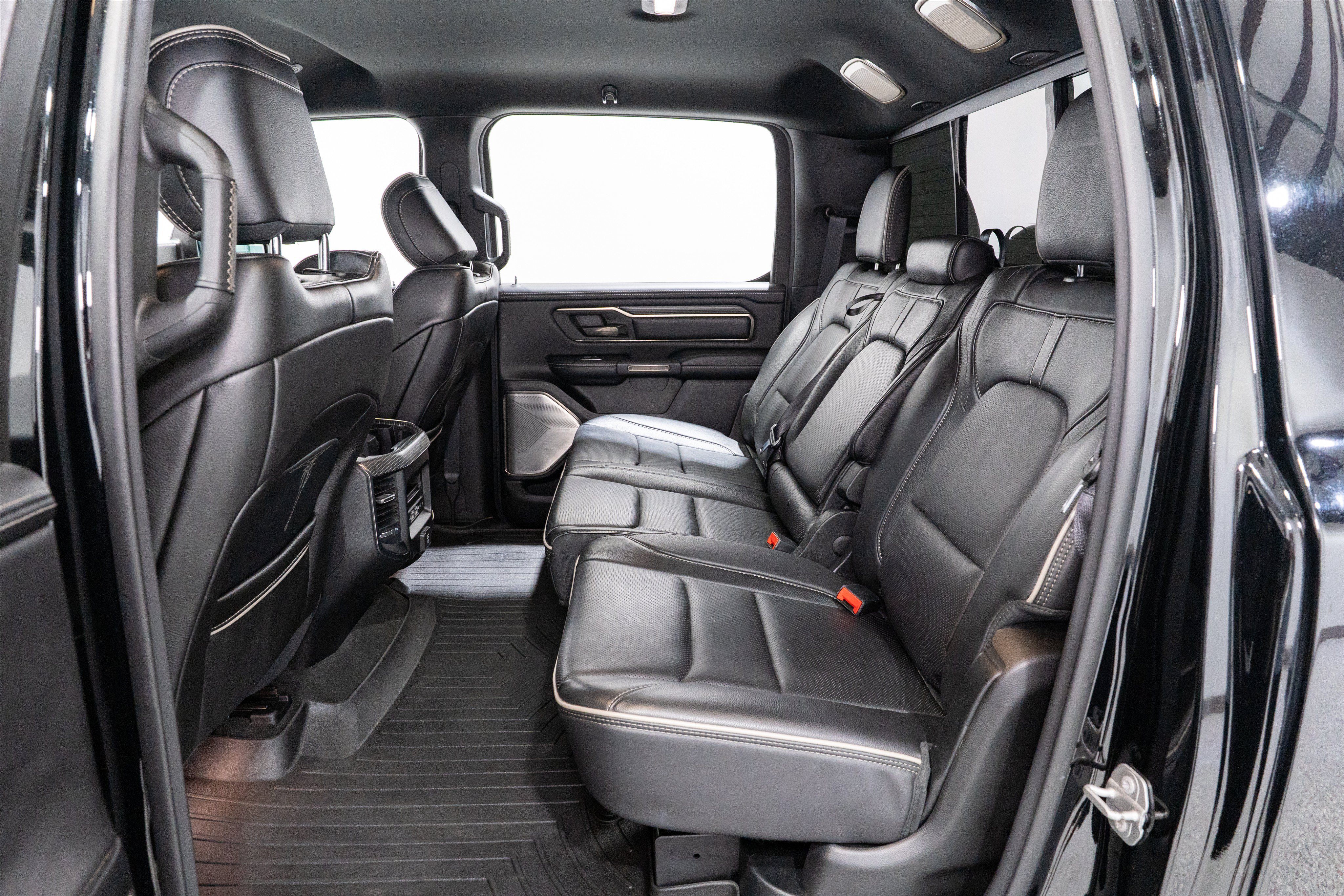 Used 2020 RAM 1500 Limited w/ Black Appearance Package AWD/4WD image 31