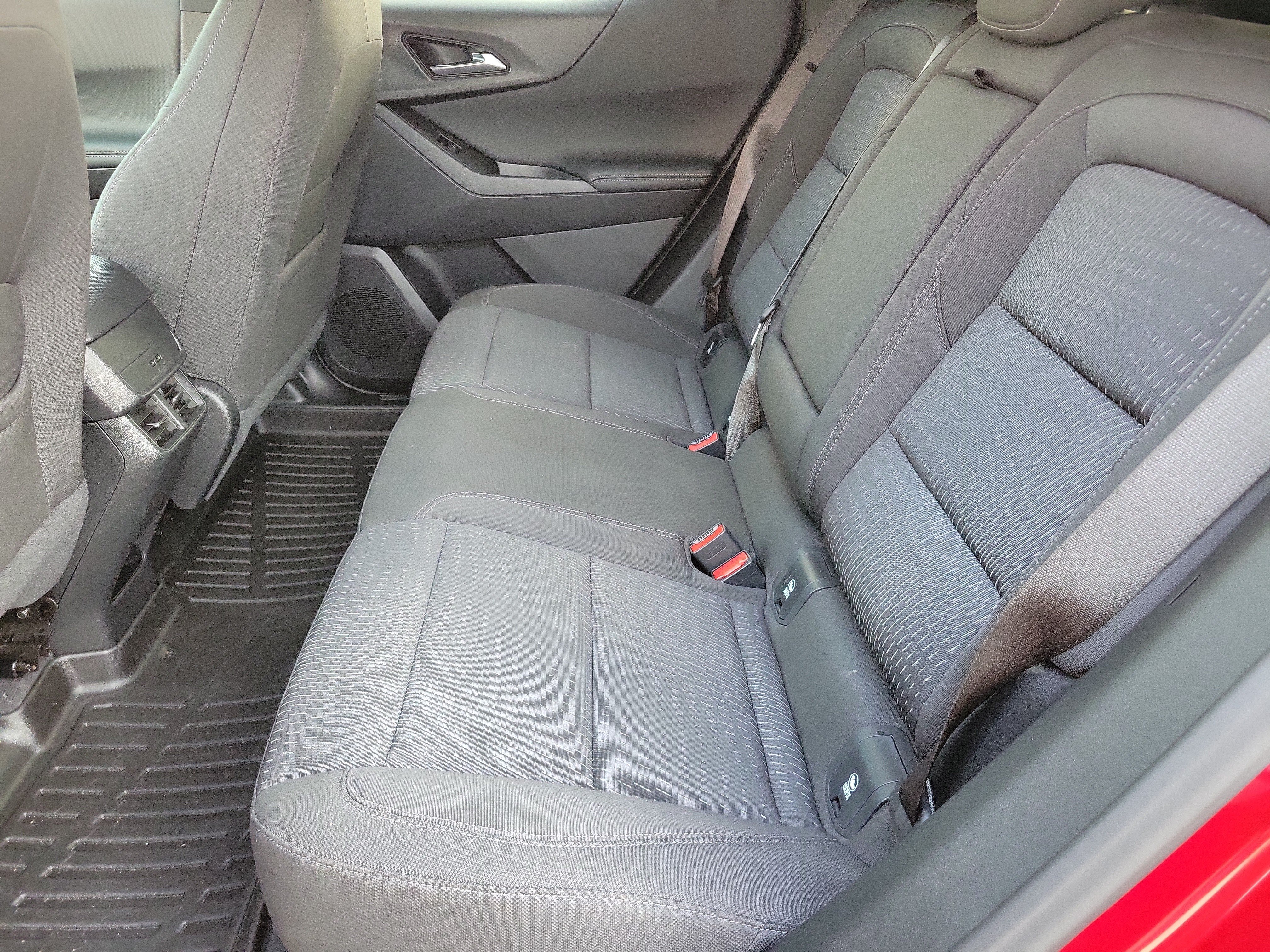 Used 2025 Chevrolet Equinox LT w/ Safety and Technology Package FWD image 10