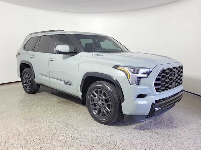 Used 2025 Toyota Sequoia Platinum AWD/4WD image 4