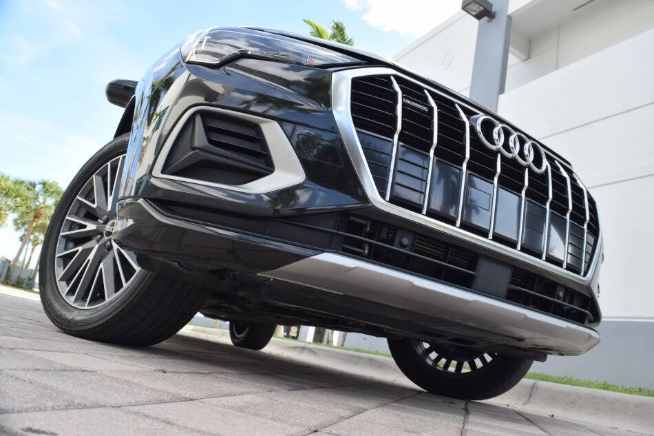 Used 2022 Audi Q3 2.0T Premium w/ Convenience Package AWD/4WD image 13