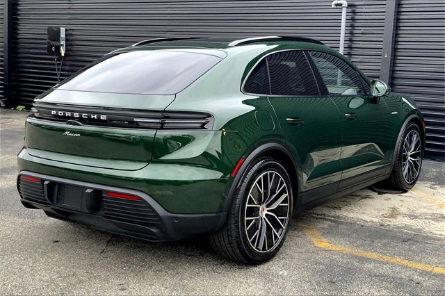 Used 2025 Porsche Macan Electric image 10