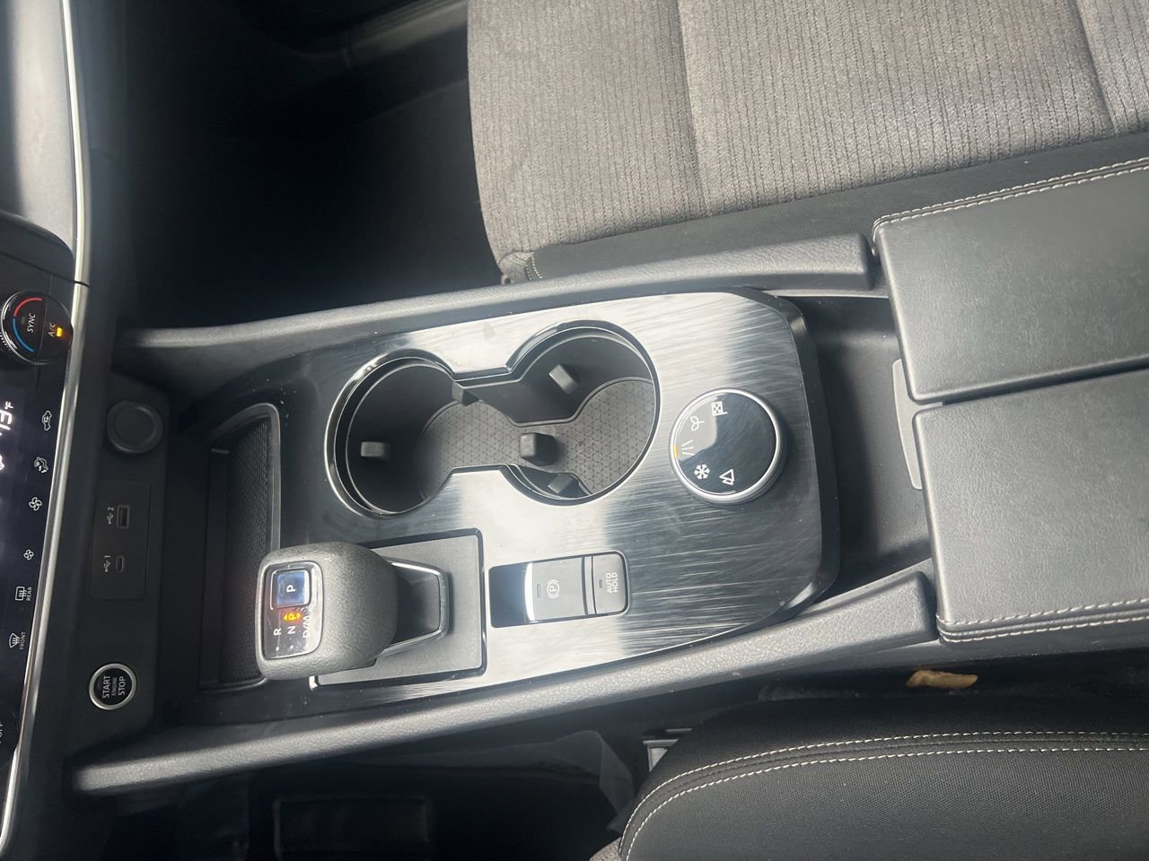 Used 2021 Nissan Rogue SV image 30