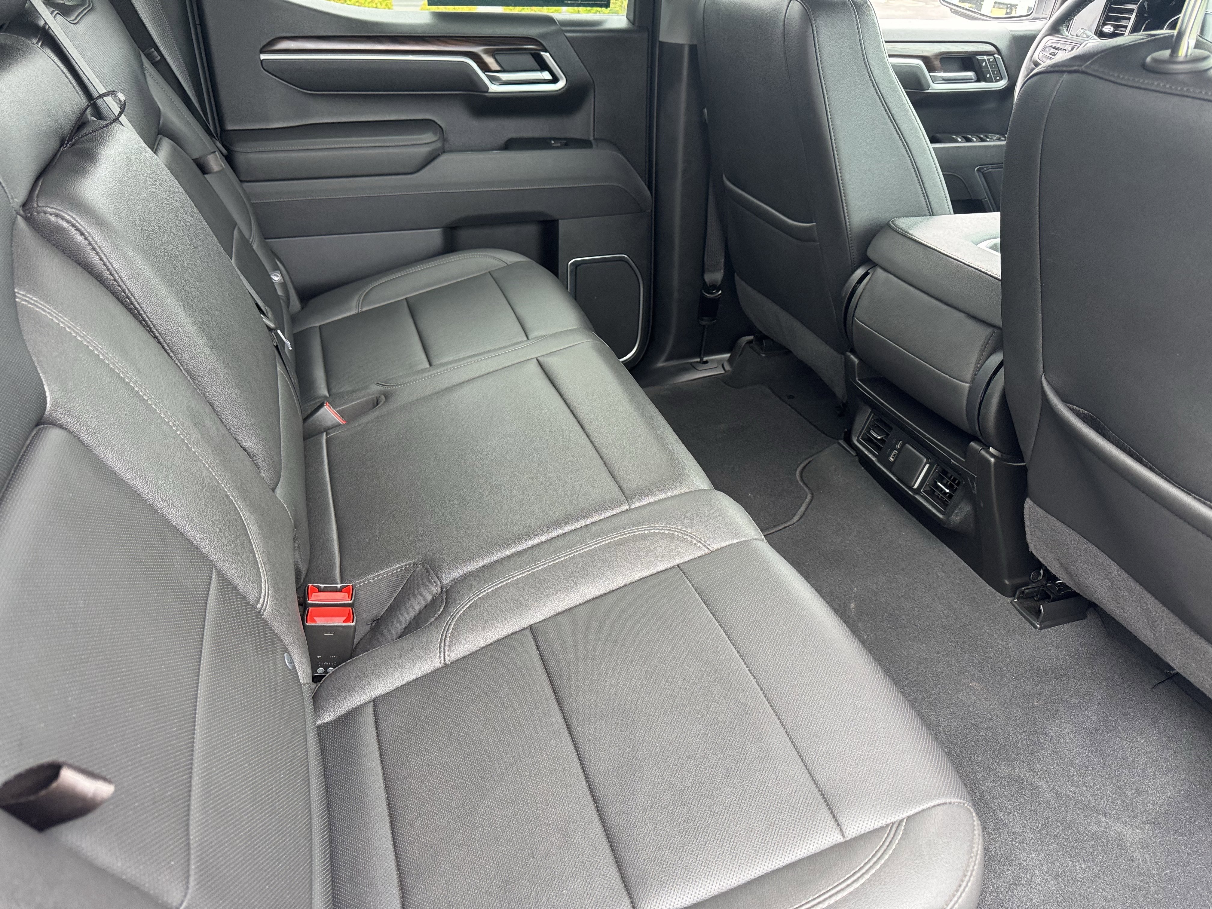 Used 2025 GMC Sierra 1500 SLT AWD/4WD image 21