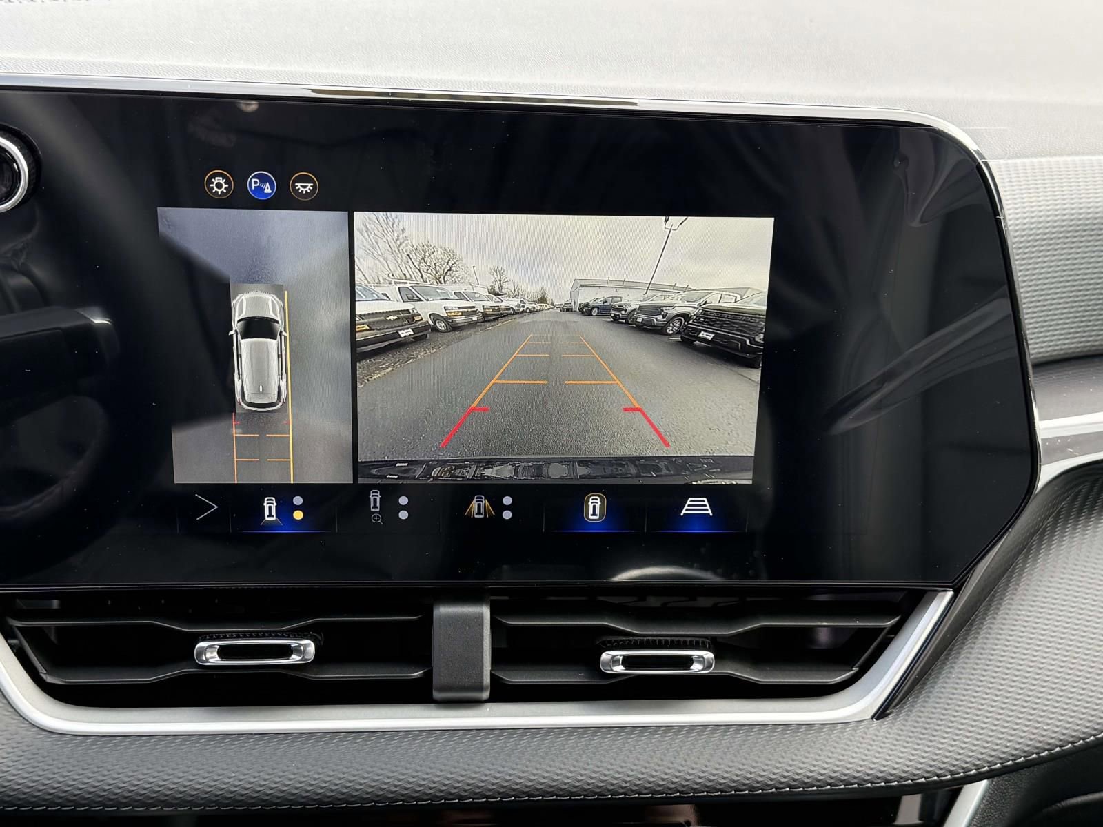New 2026 Chevrolet Equinox LT w/ Convenience Package II FWD image 10