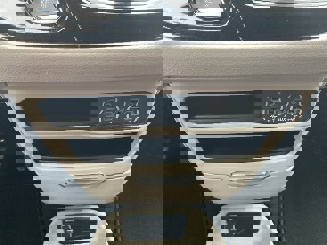 Used 2024 Chrysler Pacifica Touring-L image 23