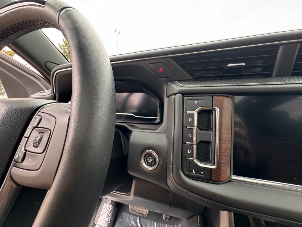 Used 2023 GMC Yukon Denali Ultimate AWD/4WD image 22