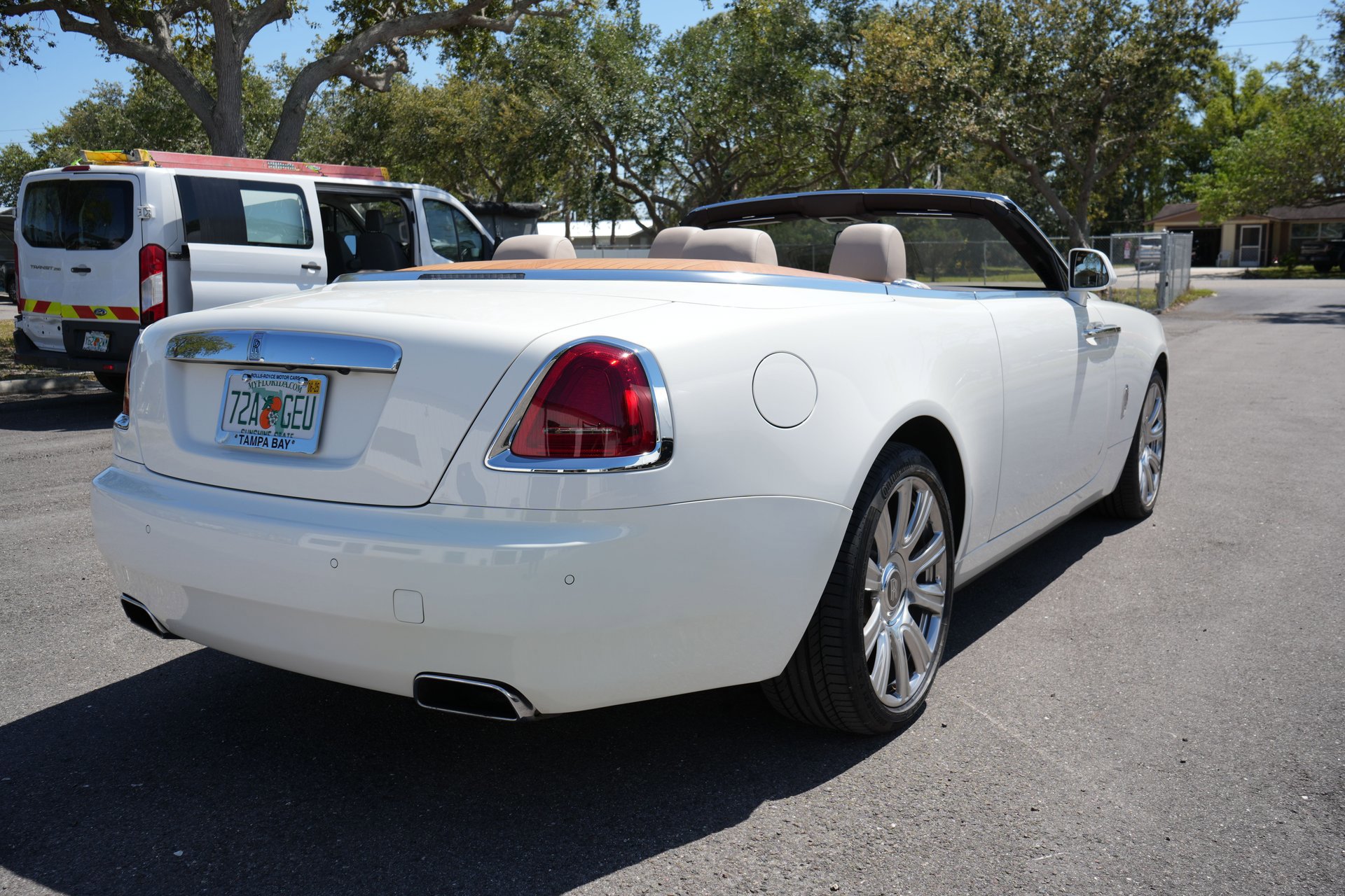 Used 2017 Rolls-Royce Dawn image 15