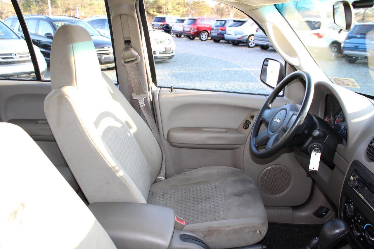 Used 2006 Jeep Liberty Sport image 11