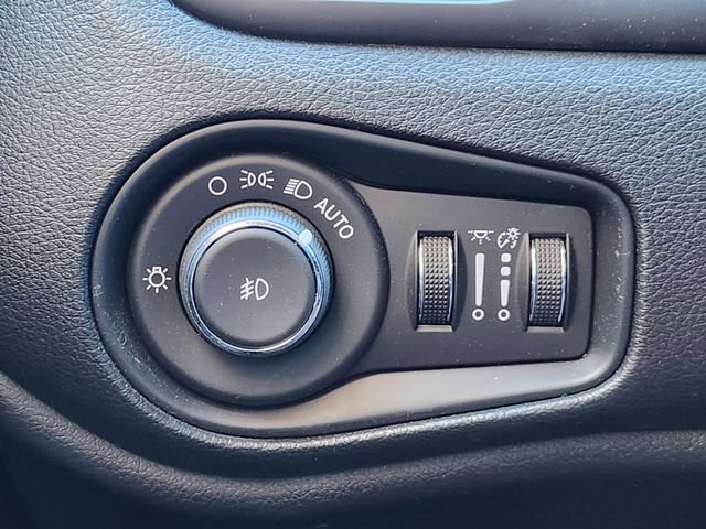 Certified 2021 Jeep Renegade Latitude image 19