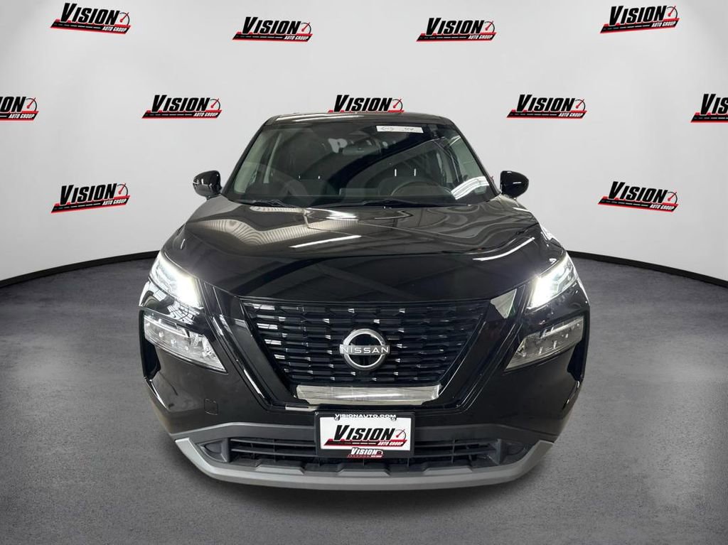 Used 2023 Nissan Rogue SV video 2