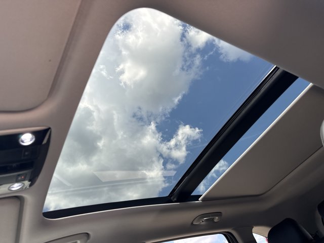 Certified 2024 Kia Sorento S w/ Panoramic Sunroof Package FWD image 38