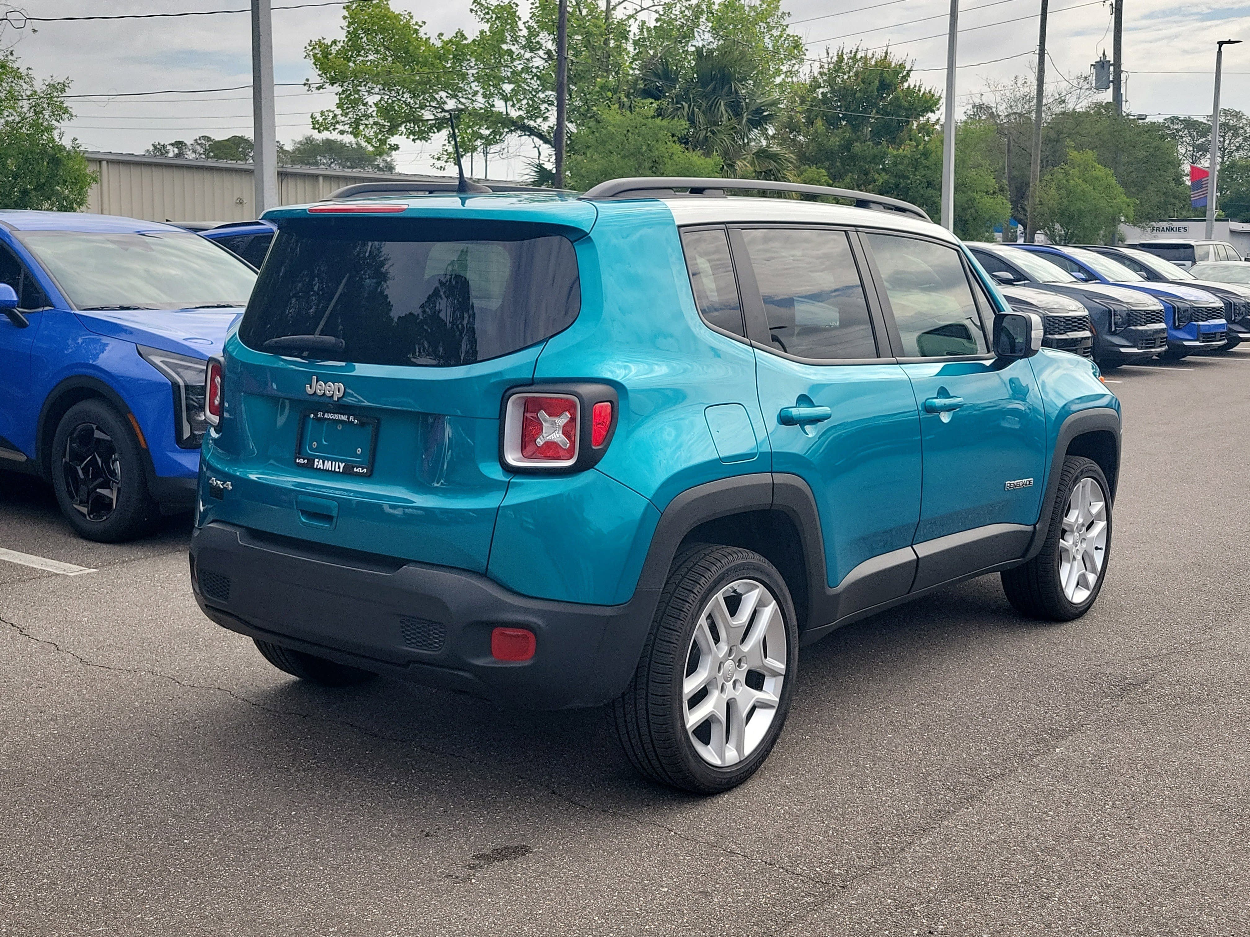 Used 2021 Jeep Renegade Latitude AWD/4WD image 6