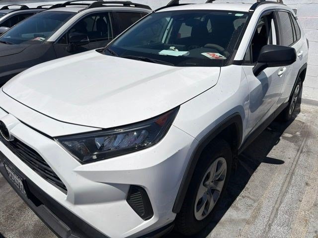 Used 2021 Toyota RAV4 LE FWD image 1