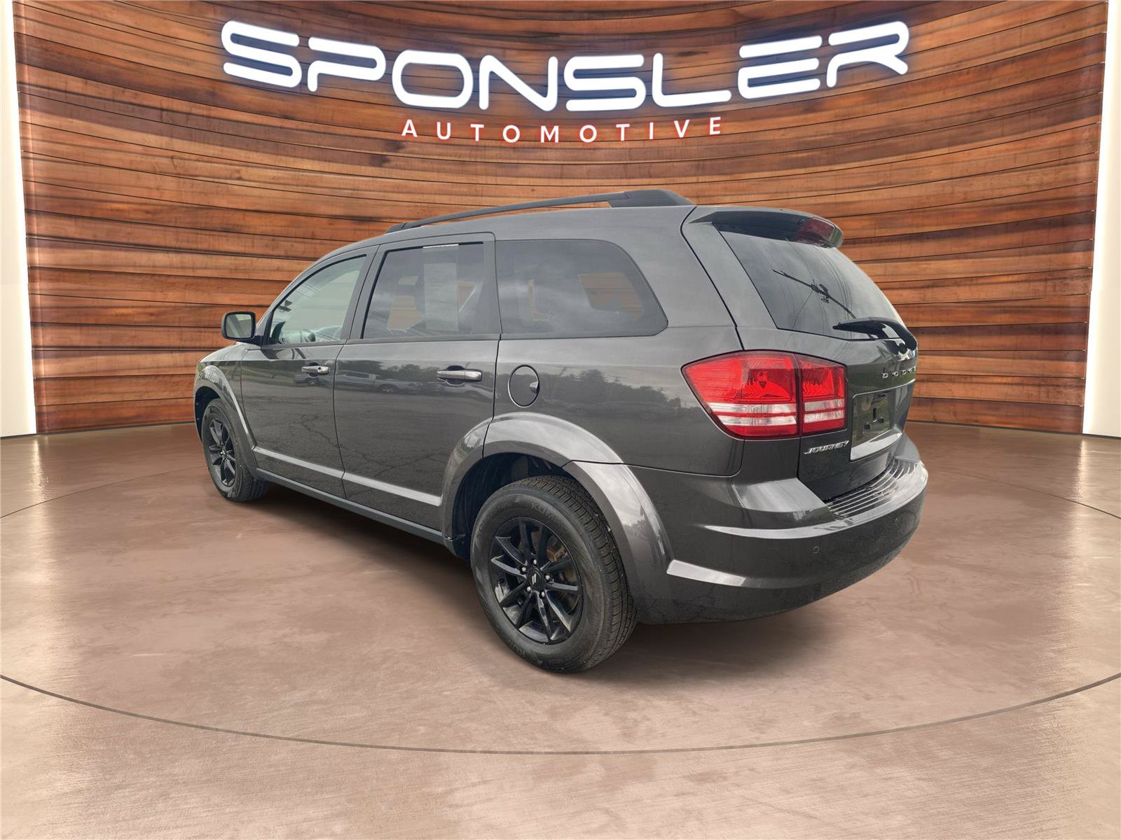 Used 2020 Dodge Journey SE w/ Blacktop Package FWD image 3
