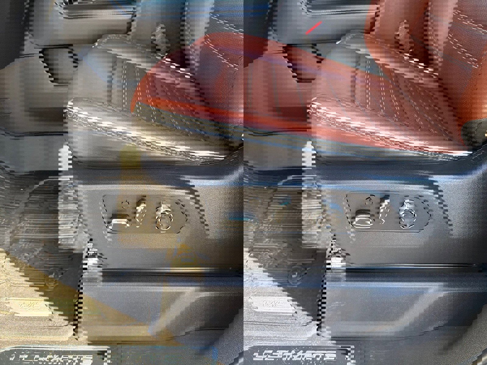 Used 2024 GMC Sierra 2500 Denali Ultimate image 15