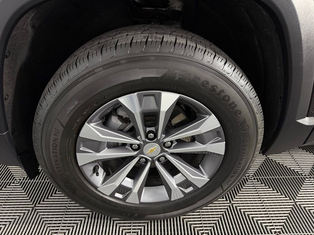 Used 2026 Chevrolet Equinox LT FWD image 12