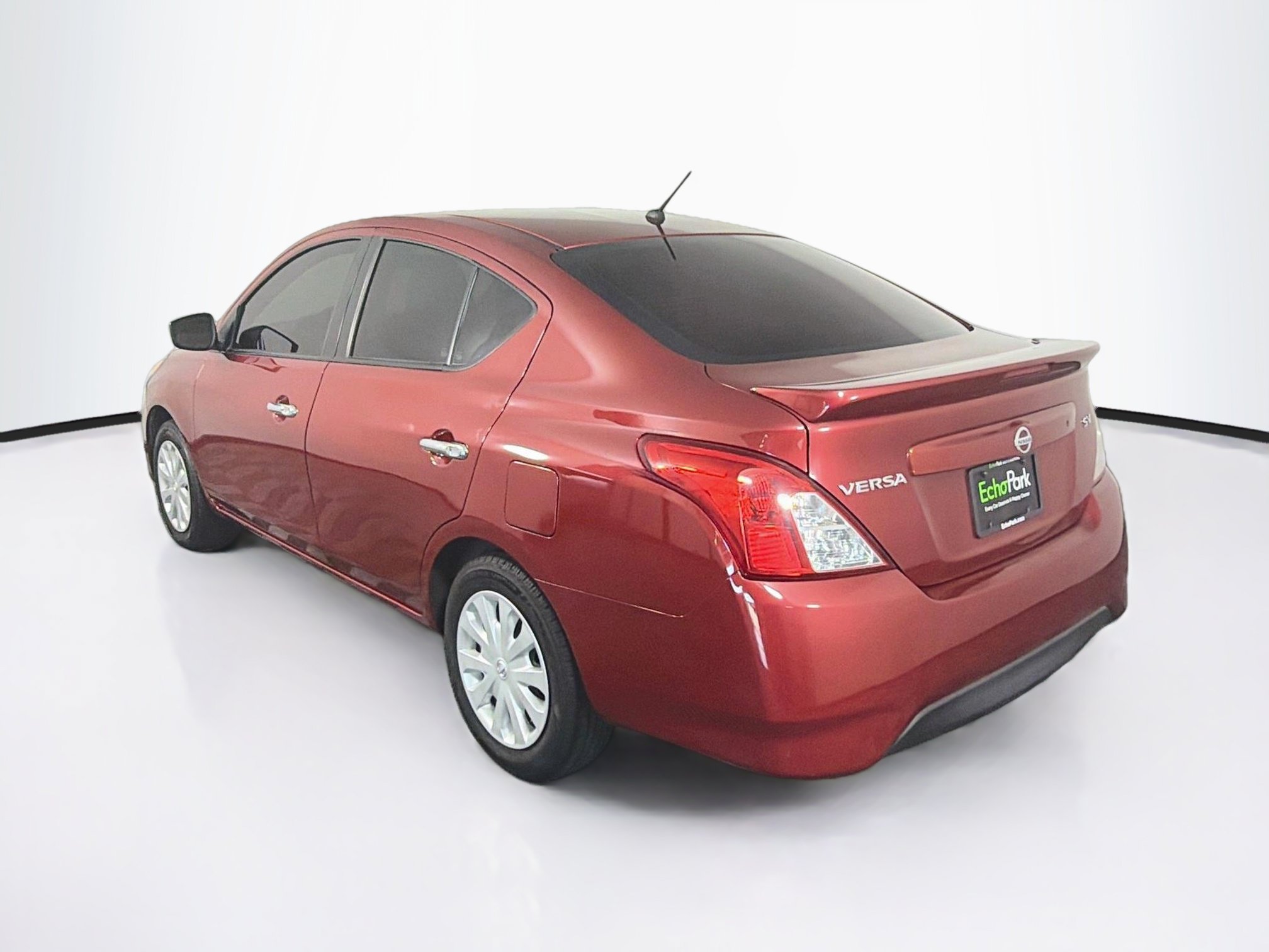Used 2018 Nissan Versa SV FWD image 5