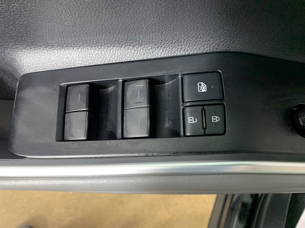 Used 2021 Toyota Highlander XLE image 17