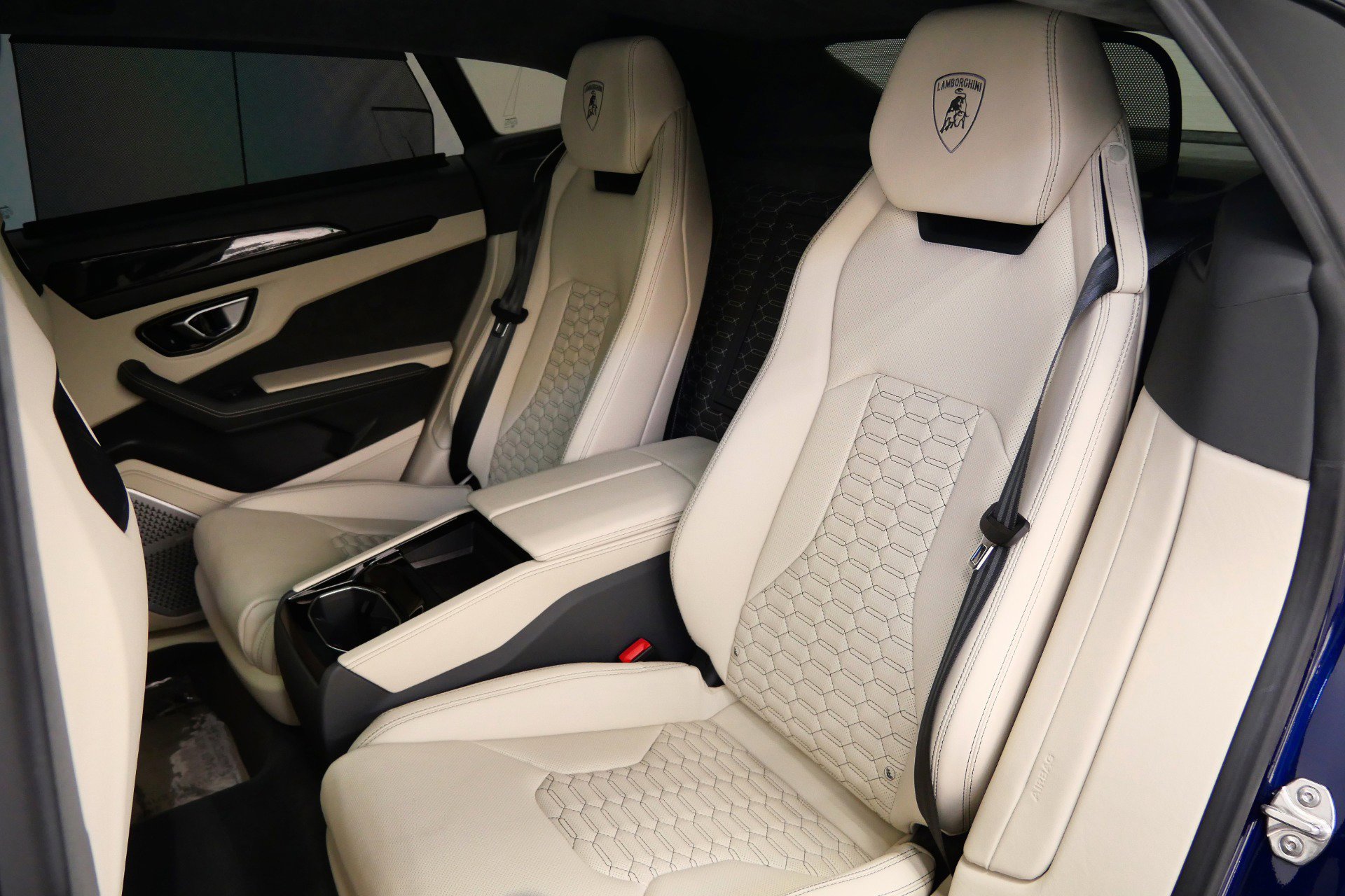 Used 2022 Lamborghini Urus AWD/4WD image 16