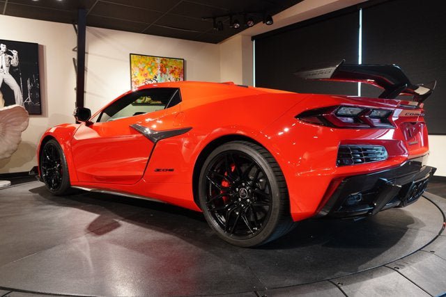 Used 2024 Chevrolet Corvette Z06 w/ Z07 Performance Package RWD image 27