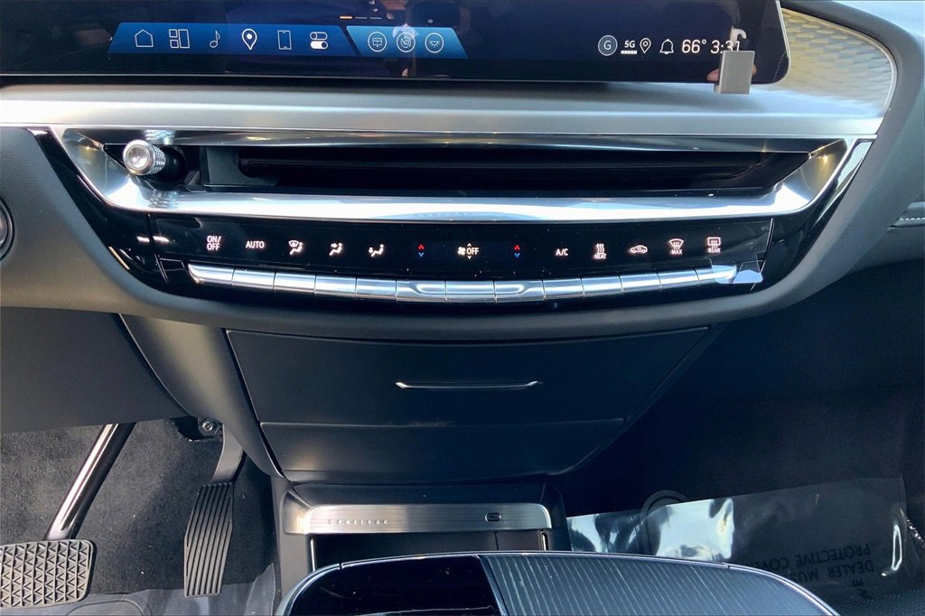 New 2025 Cadillac Lyriq Sport image 28