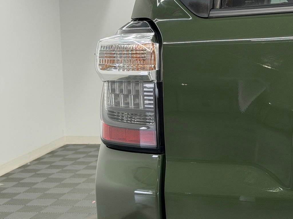Used 2022 Toyota 4Runner Trail Special Edition AWD/4WD image 13