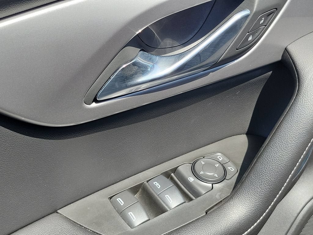 Used 2025 Chevrolet Blazer LT FWD image 20