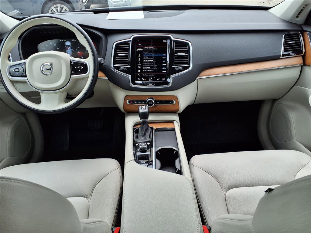Used 2022 Volvo XC90 T6 Momentum w/ Advanced Package image 17