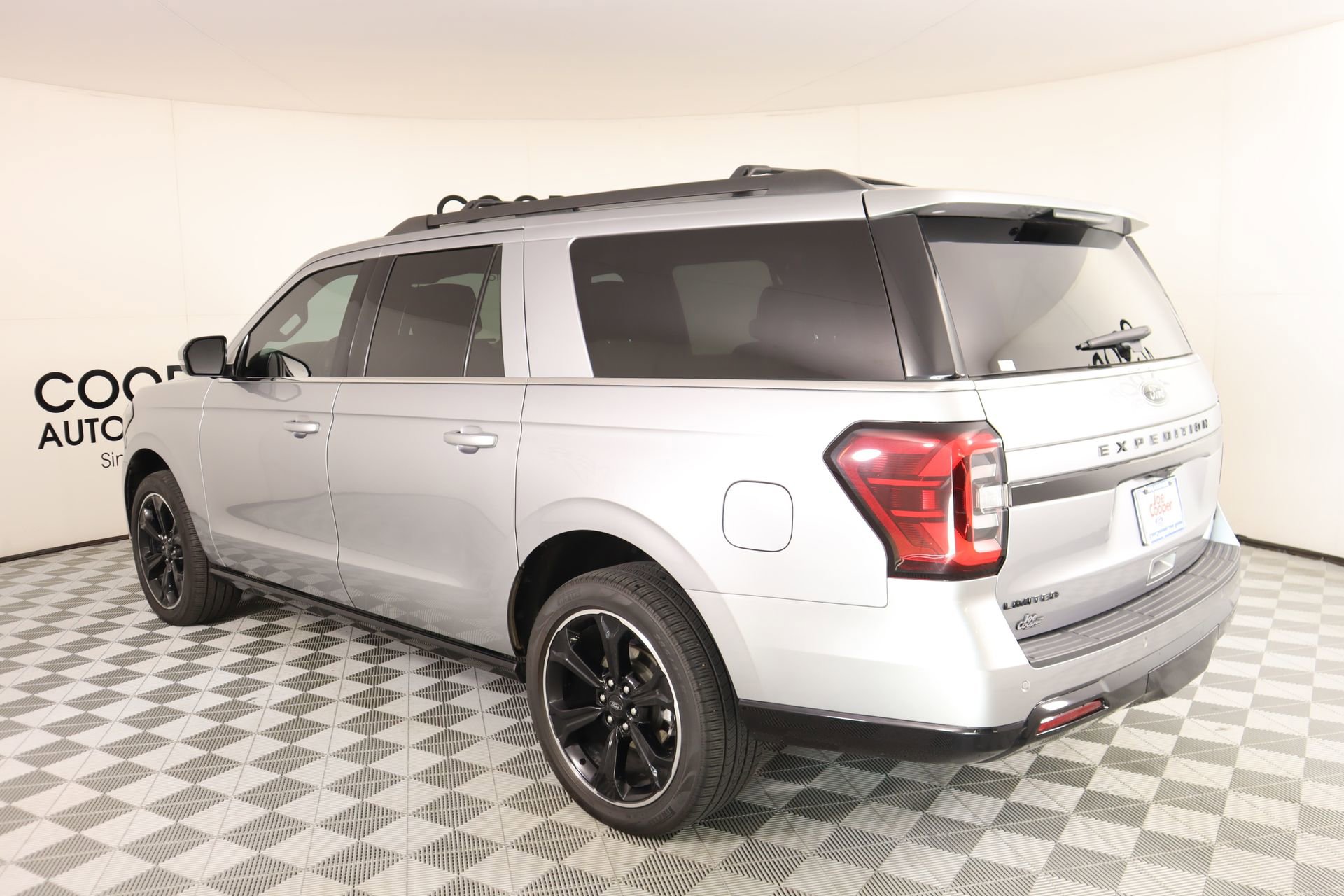 Used 2022 Ford Expedition Max Limited image 25