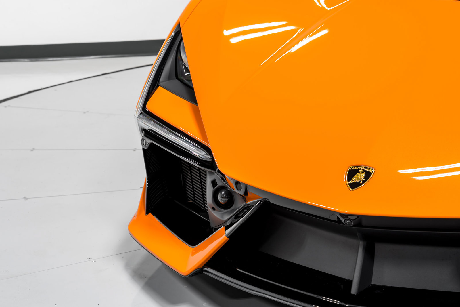 Used 2025 Lamborghini Revuelto AWD/4WD image 38