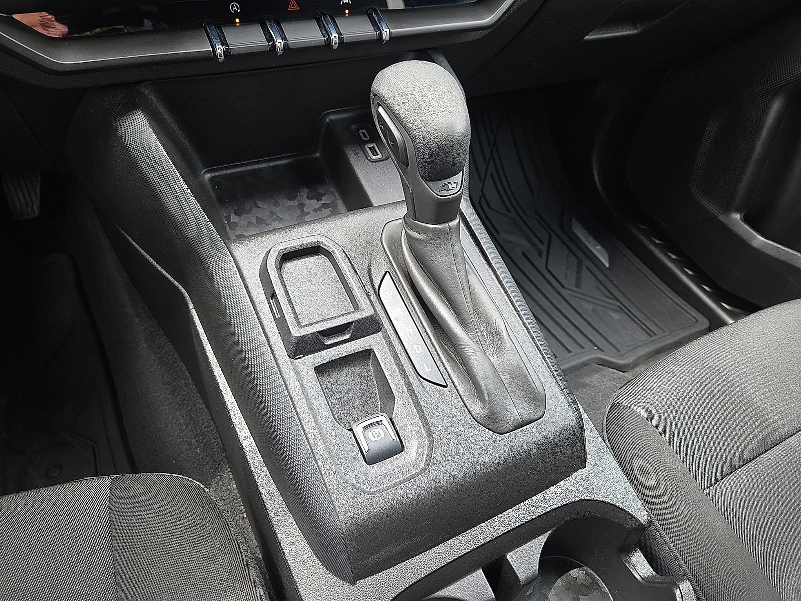 Used 2024 Chevrolet Colorado W/T RWD image 27