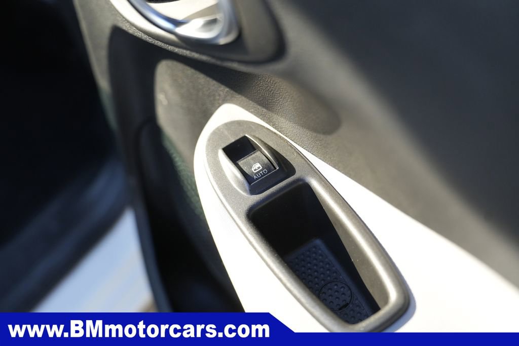 Used 2014 FIAT 500L Easy FWD image 29